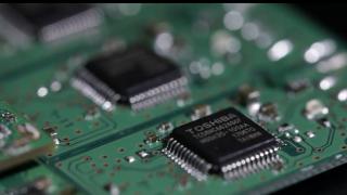 Criza globală a cipurilor. Piaţa auto din UE a atins un minim istoric în luna octombrie