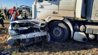 Filmul accidentului cumplit din Bacău. Un tată și-a condus spre moarte copilașul abia botezat și pe frățiorul lui. Mama e intubată, în stare gravă