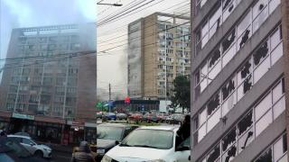 Clipe de panică într-un bloc din Craiova. 80 de persoane au fost evacuate după ce ghena a luat foc
