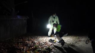 Bărbat ucis în fața casei la Bucşani, în Dâmbovița. Criminalul a fost filmat când atacă și fuge