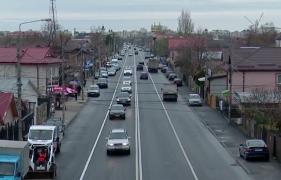 Strada din România unde poliţiştii sunt nevoiţi să le spună şoferilor că pot depăşi liniştiţi linia continuă. Cum este posibil