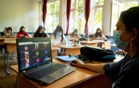 Efectul şcolii online: ce notă ia acum un elev care înainte de pandemie era "de 6"