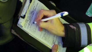 Şef din poliţie, sacrificat după gluma cu porcul. Cum a calculat agentul că merită un exemplar de 160 kg