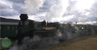 Ofertă de nerefuzat pentru turiştii care aleg Bucovina în mini-vacanţa de 1 decembrie: o masă câmpenească, după o plimbare cu mocăniţa