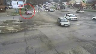 Accident cumplit în Timişoara. Trei oameni, loviţi pe trecere de un şofer căruia i s-ar fi făcut rău la volan