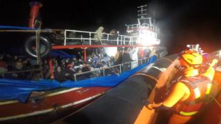Peste 240 de migranţi, salvaţi în ultimul ceas de pe Marea Mediterană