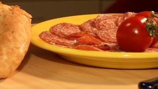 Salamul de Sibiu, motiv de mândrie naţională. Povestea din spatele gustului autentic românesc, cu o tradiţie de un secol