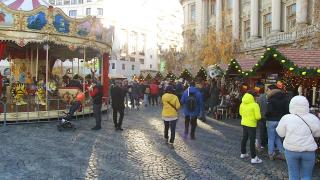 După parada de Ziua Naţională, bucureştenii au dat năvală la târgurile de Crăciun. Micii au fost la mare căutare