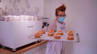 O româncă s-a întors în țară după 30 de ani trăiți în Franța. Afacerea deschisă în București: "Vreau să mă reconectez cu originile mele"