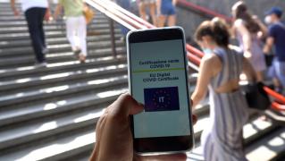 Ce spune Biserica Ortodoxă despre introducerea certificatului verde obligatoriu