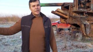 Trei fermieri din Timiș, snopiți în bătaie de hoții de fier vechi, după ce i-au prins în flagrant. Unul dintre ei a primit un baros în cap