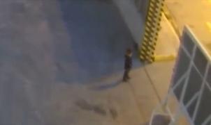 Fetiță de 8 ani din Grecia, ”moarte lentă și dureroasă” după ce a fost strivită de poarta metalică a unei fabrici. Martorii au rămas nepăsători