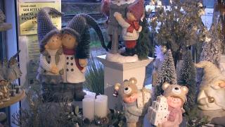 De la bijuterii din sticlă de Murano, la globuri şi decoraţiuni pentru brad. O fabrică din Arad, reprofilare de sezon