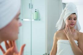 Cum ne îngrijim tenul în timpul iernii. Metode simple pentru a evita pielea crăpată