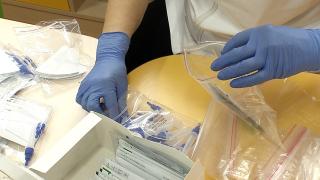 Testarea elevilor, suspendată după prima săptămână. Nu mai sunt teste de salivă, iar ministerele pasează vina