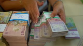 Facturile au explodat: plătim şi cu 50% mai mult, cu tot cu plafonare. Economiştii avertizează că acesta e doar începutul