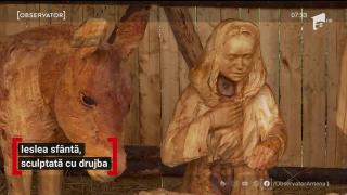 Colindele au fost înlocuite de zgomotul drujbei, în Timișoara. Un artist transformă buștenii în scena nașterii lui Iisus