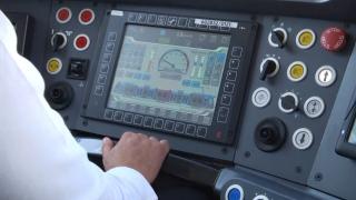 Frigul blochează circulaţia transportului public din Iaşi. Primele probleme apărute la noile tramvaie din oraş