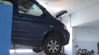 "Mi se pare că este o inconştienţă". Sute de maşini cu probleme tehnice, pe străzile din Braşov. Angajaţii RAR luau şpagă ca să închidă ochii