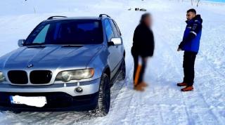 Au intrat cu BMW-urile pe pârtie, printre schiori. Imagini revoltătoare într-o staţiune din România. Ce amenzi au primit bărbaţii