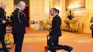 Lewis Hamilton a devenit sir. A ratat al optulea titlu de campion mondial, dar s-a consolat cu cel de cavaler