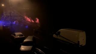 Momentul izbucnirii incendiului din parcarea din Constanţa, surprins de un martor. Flăcările au luat proporţii uriaşe în doar câteva secunde