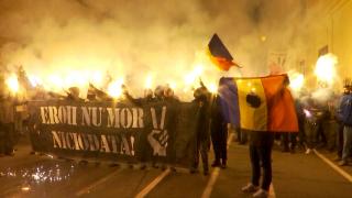 "Păcat, păcat, de sângele vărsat". Momente de reculegere și coroane de flori în memoria eroilor martiri din decembrie 1989, la 32 de ani de la Revoluţie