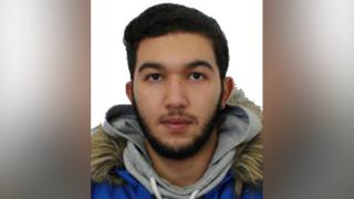 Misterul crimei din Iaşi se adânceşte. Principalul suspect susţine că a văzut alte două persoane în casă în noaptea groazei