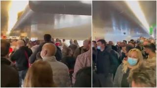 Cozi uriașe formate pe Otopeni: pasagerii așteaptă să le fie verificate declarațiile. Anunțul Companiei Naționale de Aeroporturi