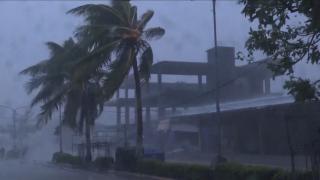 200.000 de oameni evacuați din calea unui super-taifun, care a lovit cu 270 de kilometri pe oră în Filipine