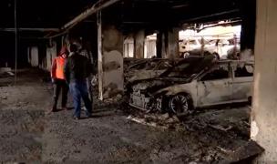 Imagini noi surprind incendiul care a mistuit blocul din Constanța. Parcarea de unde a plecat totul arată ca după un atentat cu bombă