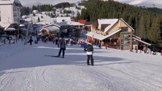 Vacanţa de Crăciun. Cât costă 3 nopţi de cazare la Rânca: preţul include şi masa festivă