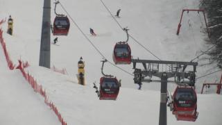 Distracţia s-a scumpit la munte. Cât scot turiștii din buzunar pentru transportul cu telecabina sau telegondola