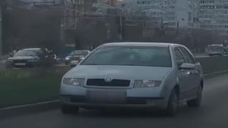 Câte reguli poate încălca un şofer în 60 de secunde? Imagini incredibile surprinse la Galaţi