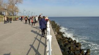 Tempetaturi de primăvară în mijlocul iernii. Turiştii de la mare s-au bucurat de vremea perfectă