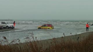 Când salvamarii se "îneacă" la mal. Imaginile din Mamaia care au devenit virale