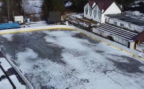 Dezamăgire pentru turiștii ajunși în Poiana Brașov. Patinoarul de 2.500 de metri pătraţi din stațiune este închis în plin sezon