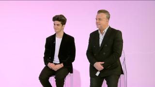 O familie de artişti. Adrian Enache a lansat primul videoclip în care apare alături de fiul său