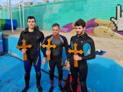 Cine a recuperat cele trei cruci aruncate de Bobotează în mare. 5000 de oameni, la slujba de pe faleza din Constanța