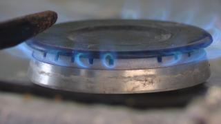 Românii plătesc de şase ori mai mult pentru gaze, comparativ cu începutul anului trecut. Furnizori mai puţini, facturi mai mari