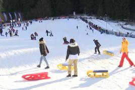 Creştinii de rit vechi care sărbătoresc Crăciunul în Poiana Braşov se bucură de vreme numai bună pentru schi