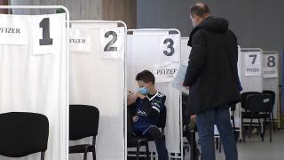 România începe vaccinarea copiilor de 5 - 11 ani. Doza primită, mai mică decât la cei de peste 12 ani