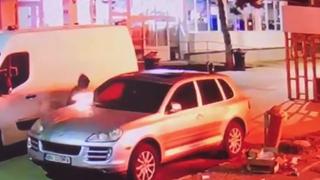 10.000 de lei, preţul cerut de 2 tineri pentru a incendia orice maşină. Dacă nu ardea complet, se întorceau să îi dea foc iar