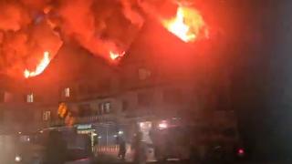 Noapte de foc în România: Hotel în flăcări în Brașov, o mamă și un fiu au murit arși în Dâmbovița. Incendii și în Galați și Maramureș
