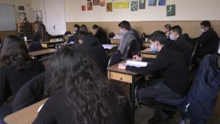 Doliu pentru bursele şcolare: "În această ultimă săptămână  de școală, să poarte negru, pentru ca este o situație tragică"