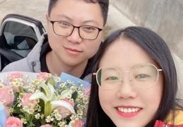 Chinezii care s-au carantinat de nevoie, după o întâlnire romantică, s-au logodit. Bărbatul e un gospodar convins