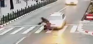 Accident grav în Feteşti. Doi copii, spulberaţi pe trecerea de pietoni după ce şoferul nu a făcut niciun efort pentru a evita impactul