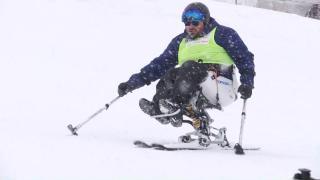 Determinare la cel mai înalt nivel. Schiatul pentru persoanele cu dizabilităţi, un vis devenit realitate