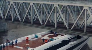 Superiahtul de lux "Galactica" s-a strecurat la doar 12 cm sub un pod, pe un canal din Olanda