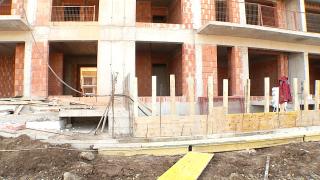 România e în criză de cărămidă, după scumpirea gazelor naturale. Constructorii se tem pentru proiectele din PNRR